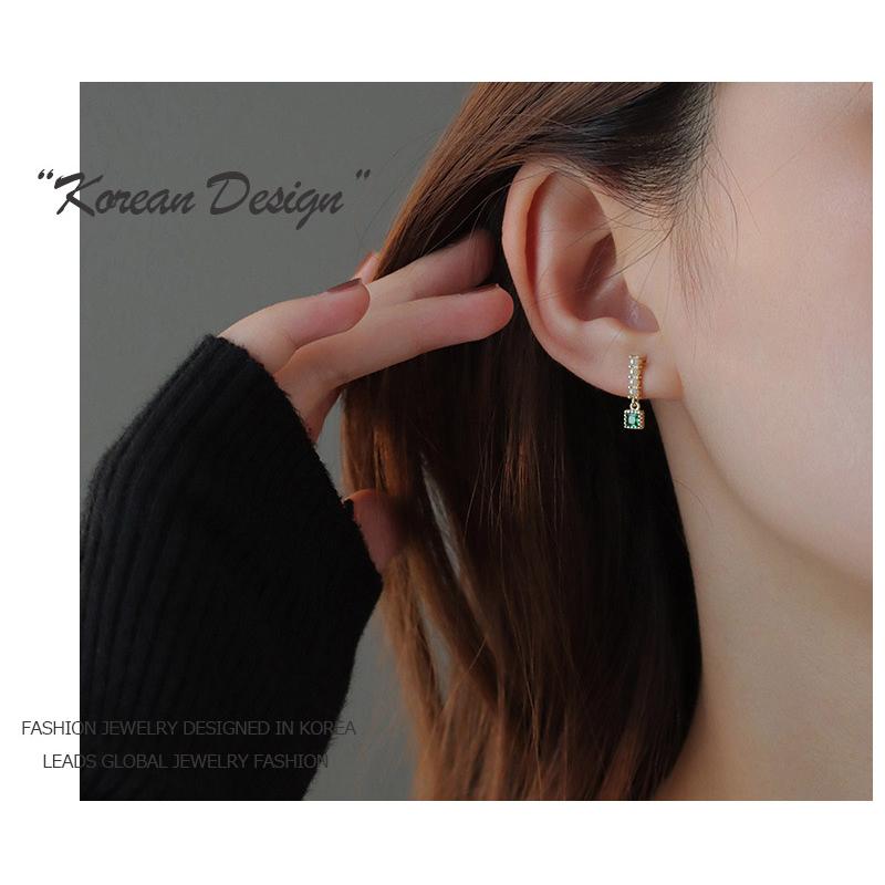 ピアス パール レディース 18金仕上げ アレルギー対応 エメラルド 揺れる アクセサリー ポイント消化 誕生日 プレゼント 爆買 |  | 03