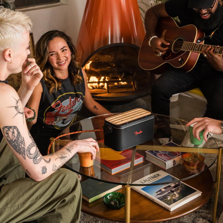 Fender RIFF ワイヤレススピーカー Fender AudioからBluetooth® スピーカー「RIFF」が発売！