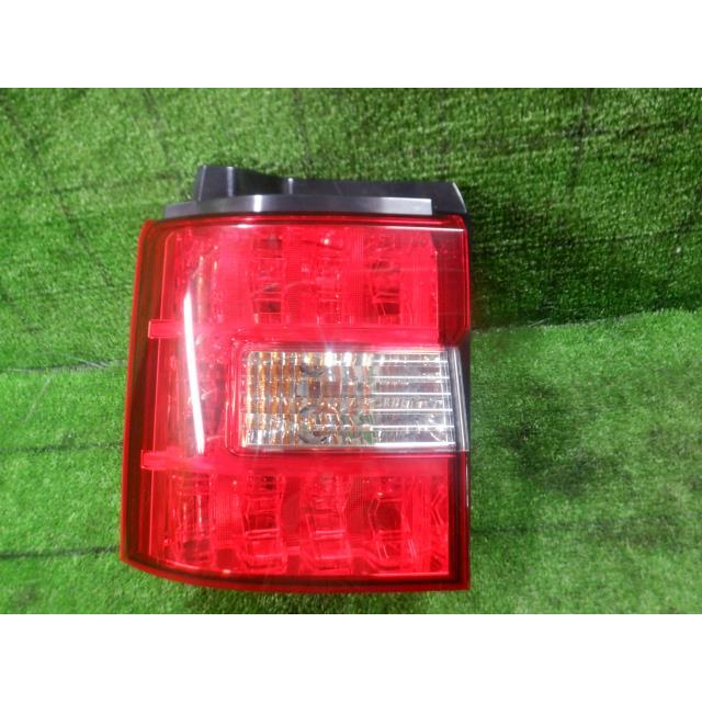 デリカD5 DBA-CV5W 左テールランプ G ナビパッケージ 4WD 8人 