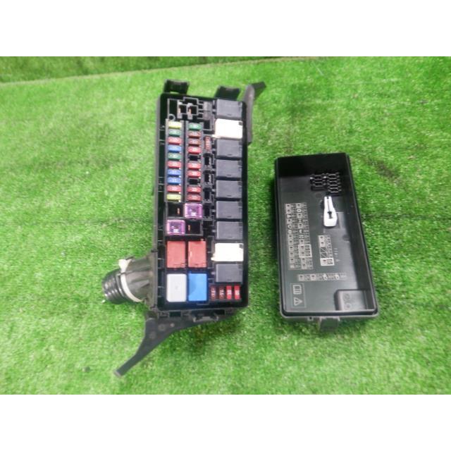 ヴェゼル DBA-RU2 エンジンルーム内ヒューズボックス G 4WD ヴェゼル DBA-RU2 エンジンルーム内ヒューズボックス G 4WD