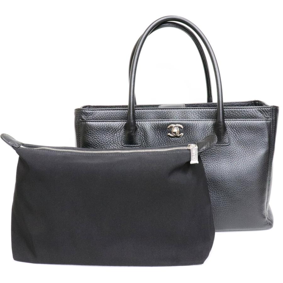 シャネル　鞄 ラスト1点☆ CHANEL ショッピングバッグ スモール スエード (CHANEL