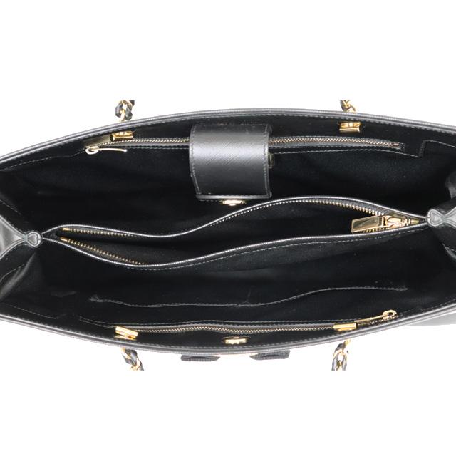 FERRAGAMO フェラガモ ヴァラ チェーントートバッグ ショルダー FERRAGAMO フェラガモ ヴァラ チェーントートバッグ ショルダー