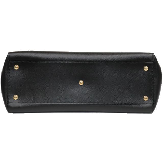 FERRAGAMO フェラガモ ヴァラ チェーントートバッグ ショルダー FERRAGAMO フェラガモ ヴァラ チェーントートバッグ ショルダー