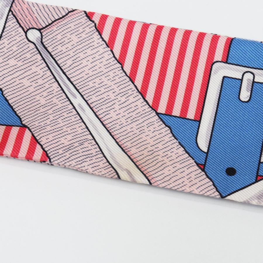 HERMES ツイリー(スカーフ)赤・青 デザイン HERMES ツイリー(スカーフ)赤・青 デザイン