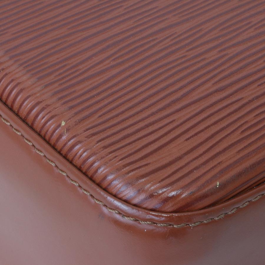 LOUIS VUITTON（ルイ・ヴィトン） エピ M52433 ヴォルテール ケニア