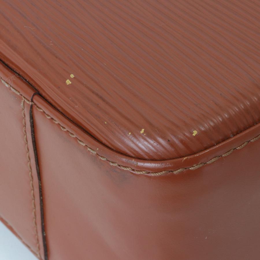 LOUIS VUITTON（ルイ・ヴィトン） エピ M52433 ヴォルテール ケニア