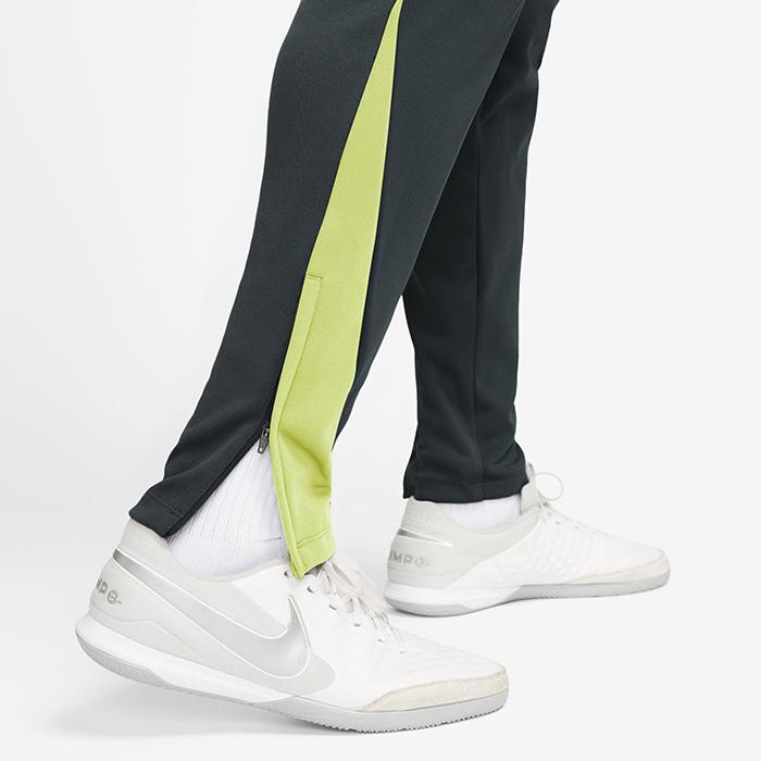 特価】ナイキ アカデミー ウィンター ウォリアー Therma-FIT サッカー