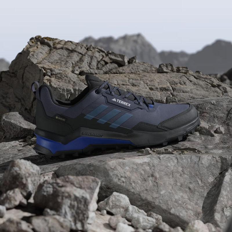 【値下げ！新品 タグ付】GORE-TEX スニーカー adidas（アディダス） 防水 メンズ スニーカー ゴアテックス