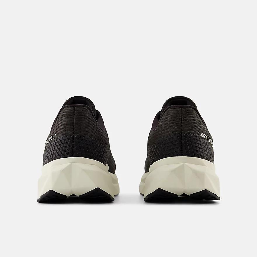 New Balance（ニューバランス） メンズ ランニングシューズ フューエル