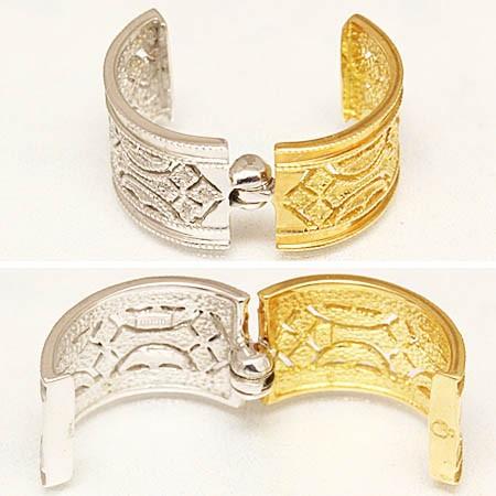 ピアリング　18金ホワイトゴールドと18金イエローゴールドのリバーシブルイヤリングの画像