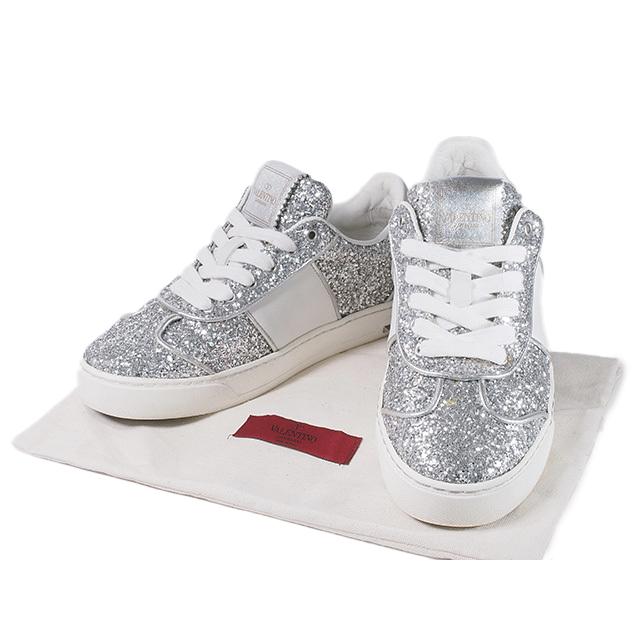 クリーニング済み美品！Valentino スタッズ付きホワイトスニーカー