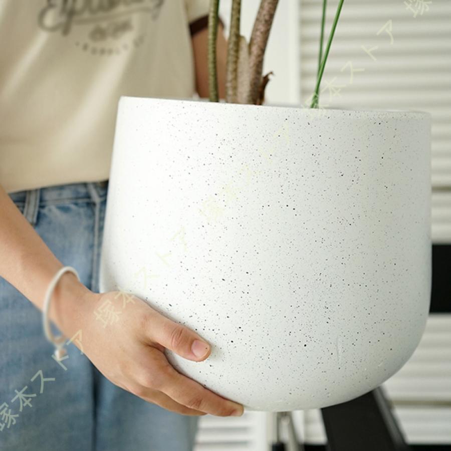 植木鉢 セメント製 北欧 アイデア植木鉢 底穴付き 通気性 シンプル 円形 ヨーロッパ調 鉢植え植物 多肉植物鉢 落地 鉢植え 室内 リビングの装飾 玄関 置物 