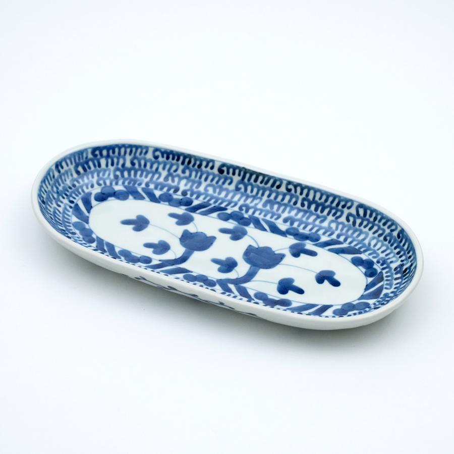 新品・未使用】有田焼 白磁染付唐草赤点紋 楕円長皿 3枚