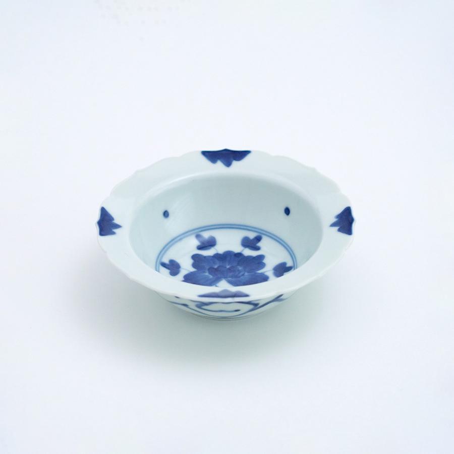 有田焼 取り鉢 染付伊万里牡丹紋13cm輪花小鉢【福珠窯（有田焼窯元