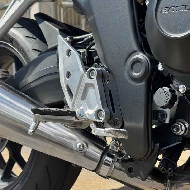 あみページ ステップオフセットプレート CB1000F '26 ブラック FUKULAB. : FUKULAB