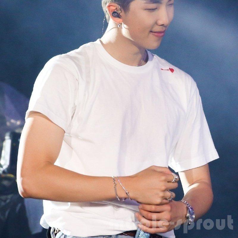 新色追加 新品 新作 BTS 服 半袖 防弾少年団 男女兼用 子供用 丸首 Tシャツ 新品未使用 夏物 メンズ 韓流グッズ 大人用 ウェア グッズ 応援服 レディース キャラクター衣装 新品 新作 BTS Tシャツ 男女兼用 大人用 子供用 半袖 応援服 丸首 韓流グッズ レディース メンズウェア 夏物 グッズ 防弾少年団 夏 服