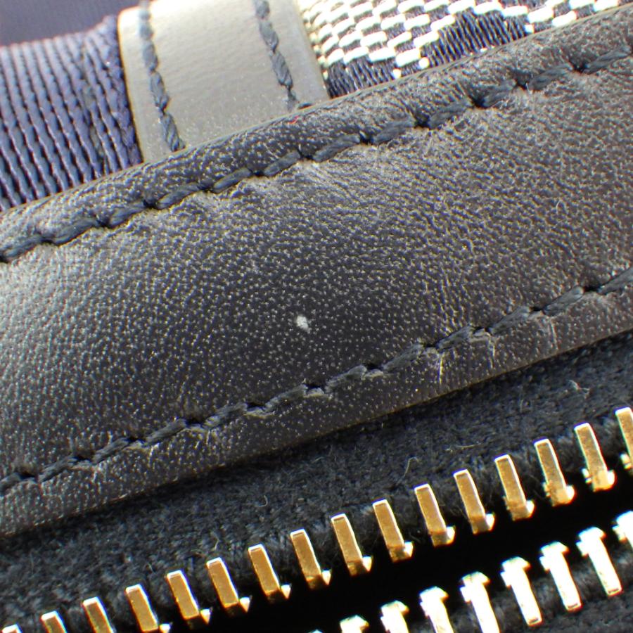 美品✨グッチ コスメポーチ GG柄 シェリーライン 256636 ネイビー 美品✨グッチ コスメポーチ GG柄 シェリーライン 256636 ネイビー