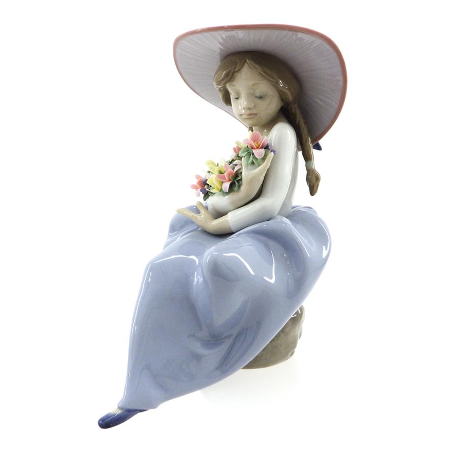 Lladro リヤドロ #5862 「花の香りに包まれて」フィギュリン 美