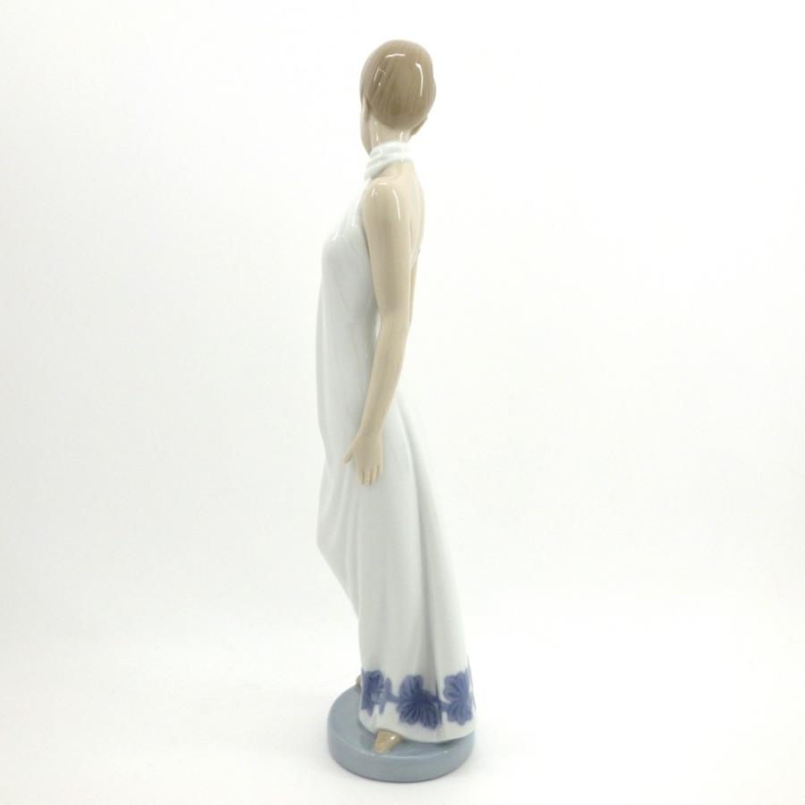 LLADRO NAOリヤドロ ：Elegance（優雅）　美品 LLADRO NAOリヤドロ ：Elegance（優雅） 美品 LLADRO リヤドロ NAO BY