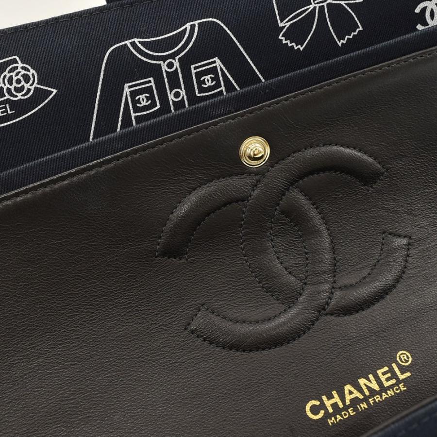 Chanel イラストプリント ショルダーバッグ Chanel イラストプリント ショルダーバッグ INTO · INTO