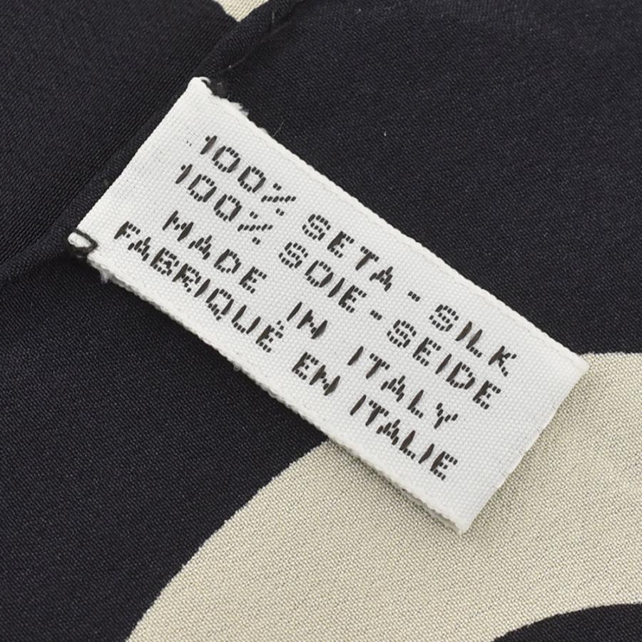 シャネル　CHANEL スカーフ　大判　ケース付き CHANEL（シャネル） スカーフ ロゴ 大判スカーフ モノクロ バイカラー