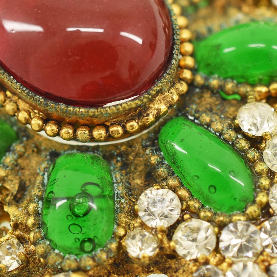 CHANEL (赤と緑のストーン付きブローチ) CHANEL (赤と緑のストーン付きブローチ)