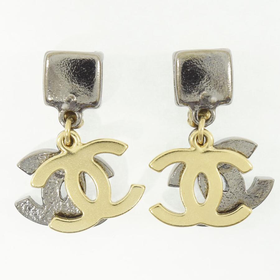 【シャネル】ココマーク ラインストーン スイング ピアス シルバーカラー 06P シャネル】ココマーク ラインストーン スイング ピアス シルバーカラー