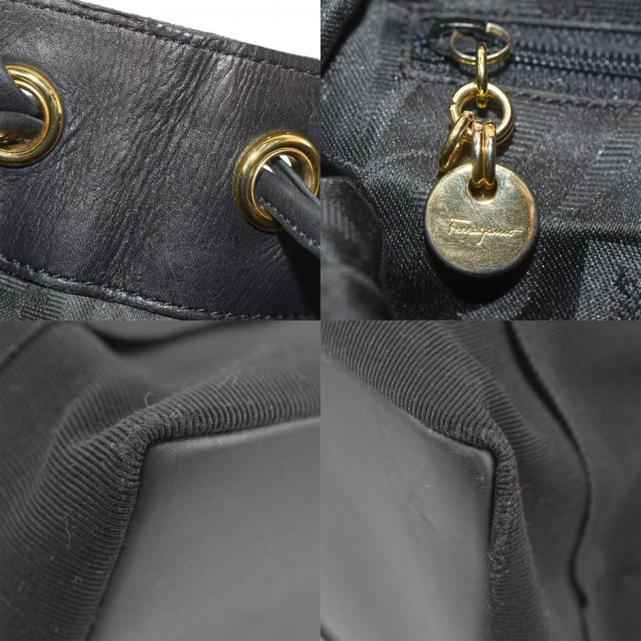 ✨レア美品✨フェラガモ　ショルダーバッグ　ヴァラ　ブラック×ゴールド金具レザー フェラガモ Salvatore Ferragamo ヴァラ金具 ショルダーバッグ