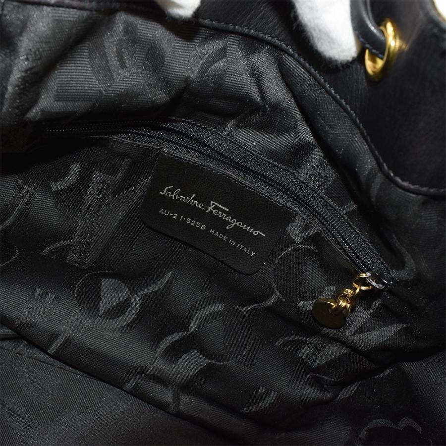 ✨レア美品✨フェラガモ　ショルダーバッグ　ヴァラ　ブラック×ゴールド金具レザー 5pc3575】サルヴァトーレフェラガモ ショルダーバッグ ヴァラ レザー
