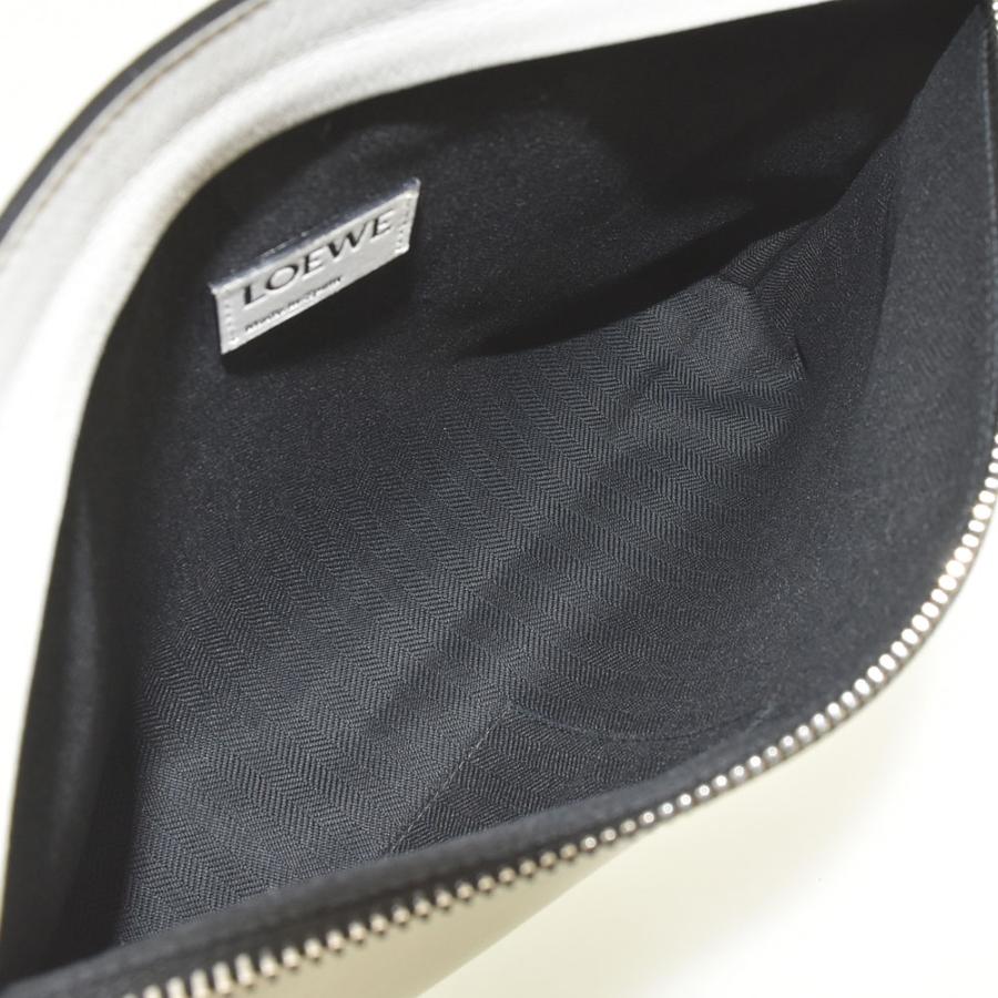 LOEWE（ロエベ） クラッチバッグ Tポーチ クラッチ レザー