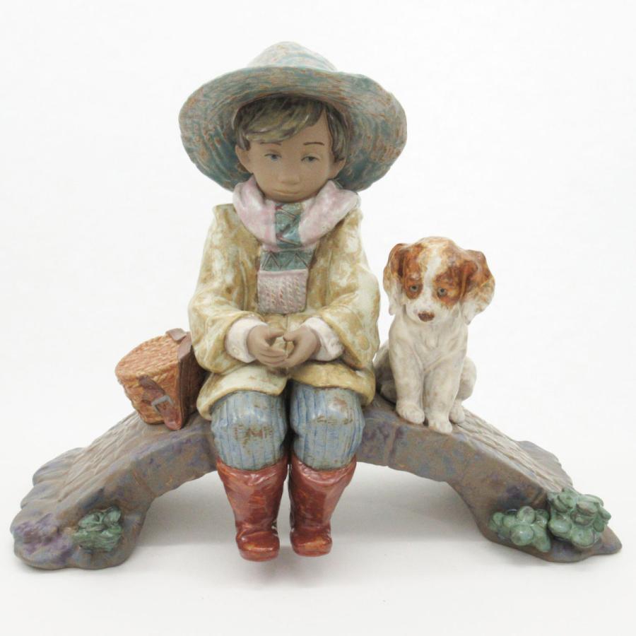 リヤドロ ♯2237 「凍った川で魚釣り」 フィギュリン 箱付き Lladro 