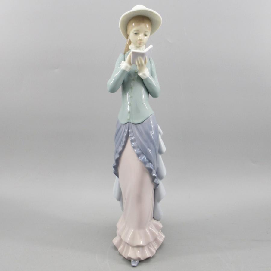 リヤドロ No.5000 「読書する貴婦人」箱付き Lladro/陶器 リヤドロ No.5000 「読書する貴婦人」箱付き Lladro/陶器