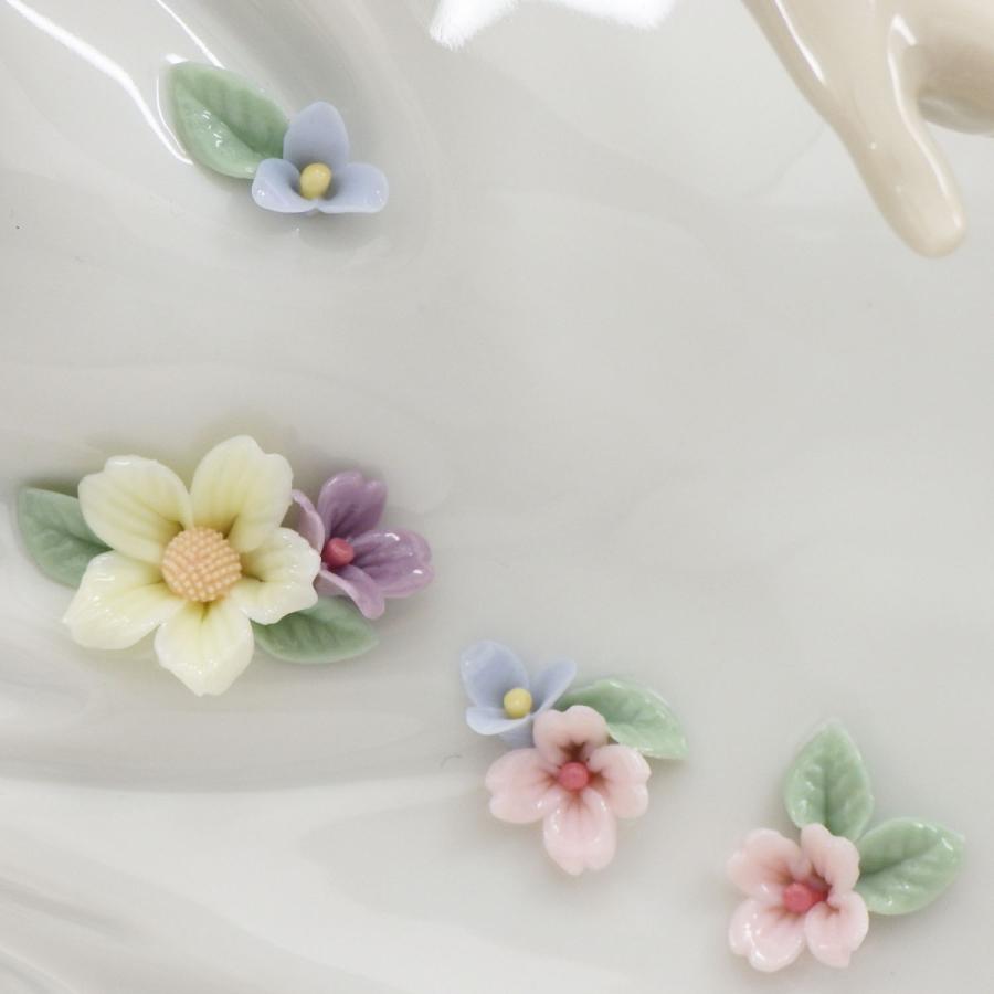 LLADRO リヤドロ 風のいたずら #6767 風のいたずら | リヤドロ公式オンライン