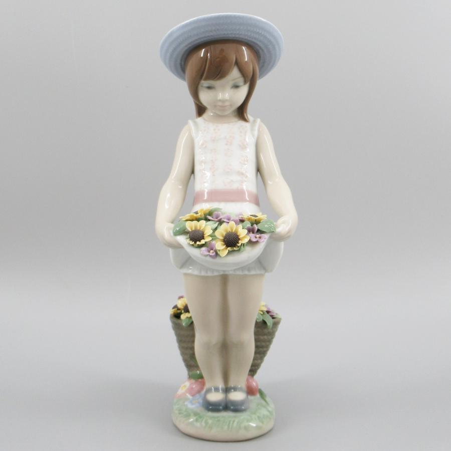 リヤドロ No.8674「スカートに花いっぱい」 陶器 フィギュリン
