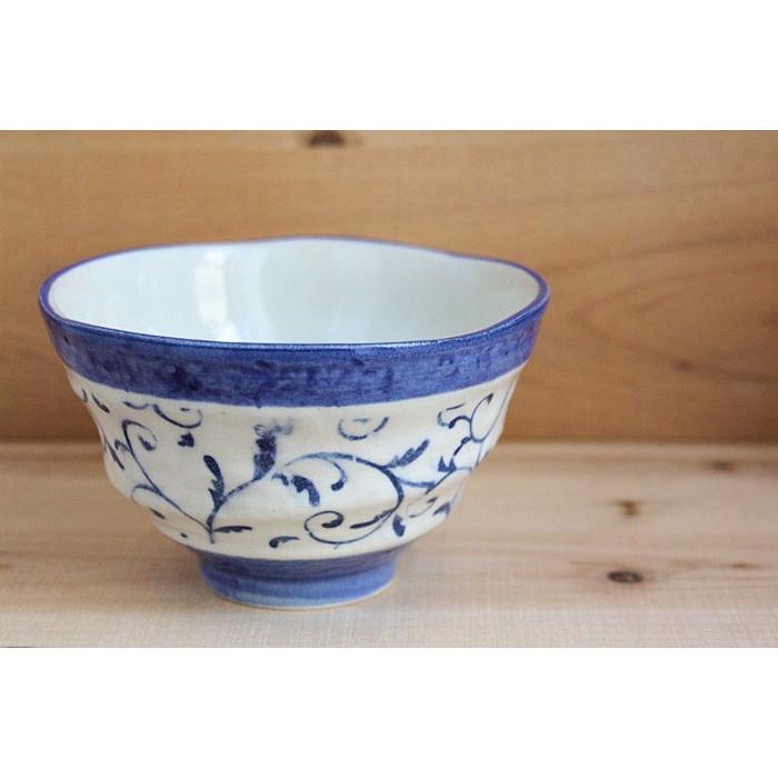 瀬戸焼】唐草模様 飯碗 （赤色・青色） 手描き 陶器 和食器 日本製