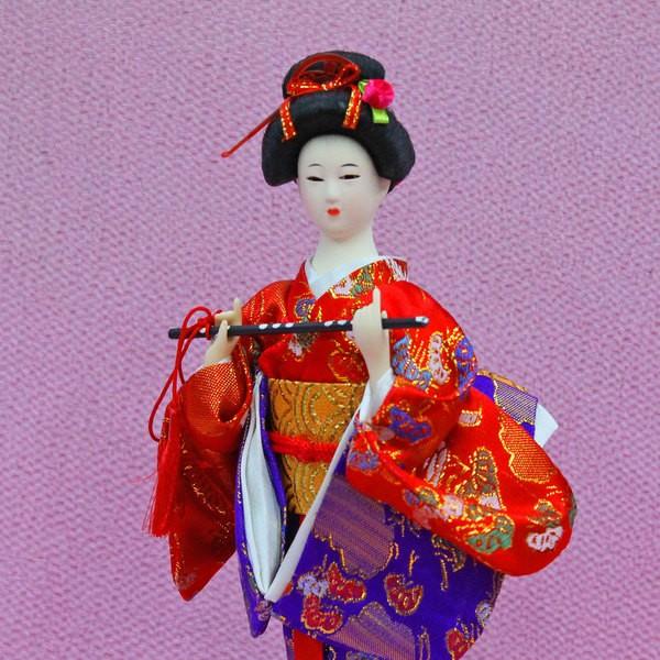 日本人形 (舞踊 舞妓 笛 513) 23センチ 日本のお土産 : 福和工芸