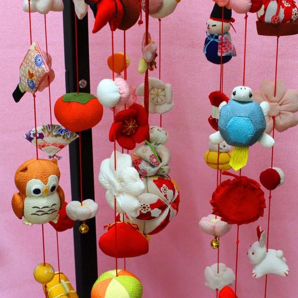 つるし雛 つるし飾り 童の花あそび(大)木製飾り台付 SB-W501-551 : 福