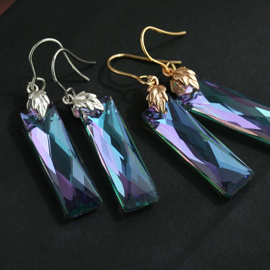 ピアス 金属アレルギー対応 ロングスクエアのオーロラガラスピアス