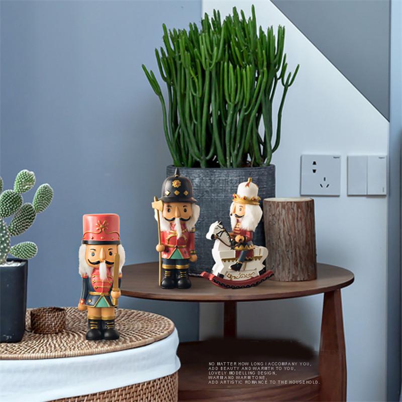 くるみ割り人形 置物 14cm 揺り木馬と兵士 人形 4タイプ 祝日 手作り