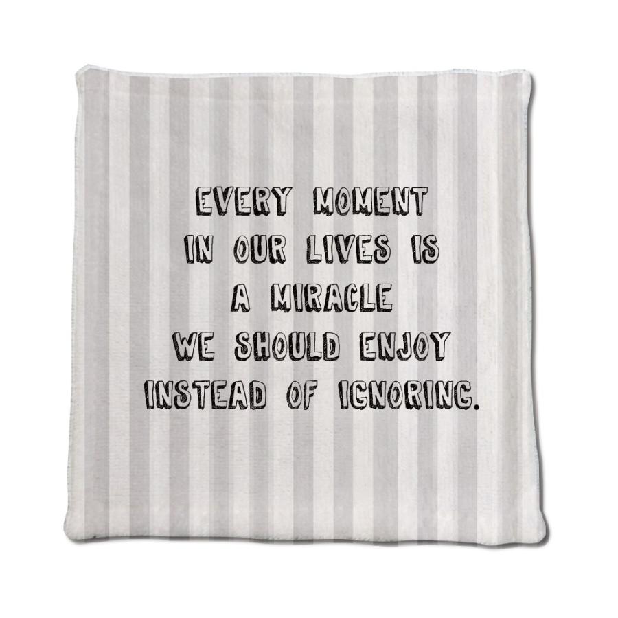 英語 名言 グッズ ハンドタオル Every Moment In Our Lives Is 152 ストライプ 0mm 0mmオリジナル Pstv クリスマス E オリジナルグッズ専門店ファンクリ 通販 Yahoo ショッピング