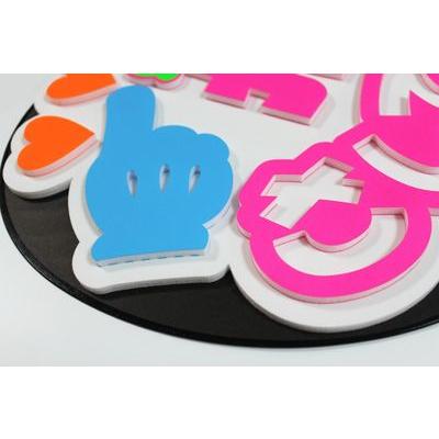 うちわ片面 うちわ (定型メッセージ 立体)(指さして：愛)ホワイトバック 手作り 応援うちわ |  | 01