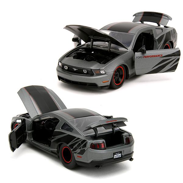 海外ミニカー CHEVROLET IMPALA MUSTANG GT 1/24 海外ミニカー CHEVROLET IMPALA MUSTANG GT 1/24 - メルカリ