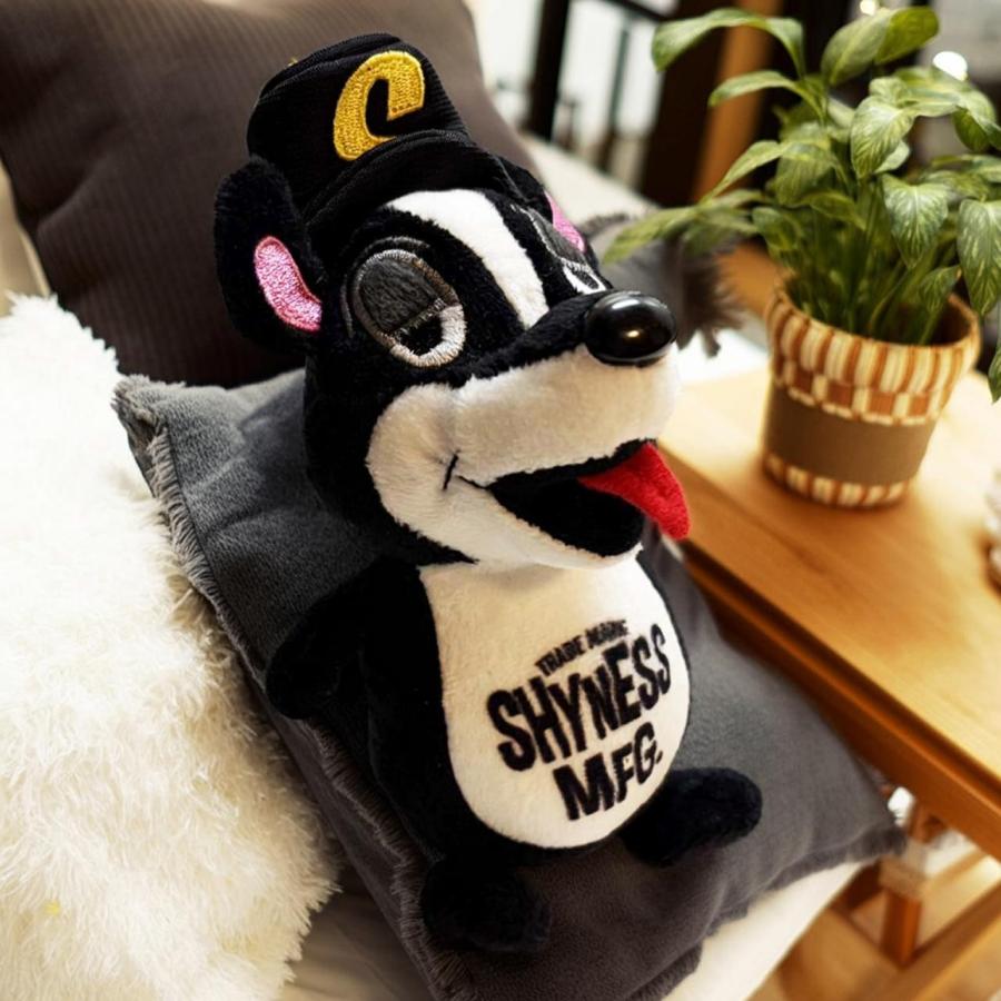 SHYNESS SKUNKID ぬいぐるみ キャラクター 高さ18cm プラッシュ
