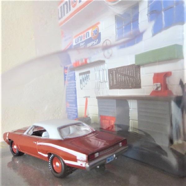 JOHNNY LIGHTNING（ジョニーライトニング） 1/64 チャージャー