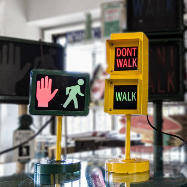 本物信号機OPENサイン