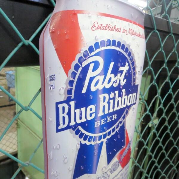 ブリキ看板 パブストブルーリボン ビール 缶 パブスト グッズ