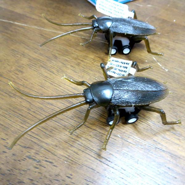 レーシング ゴキブリ 8個セット プルバック式 コックローチ ジョーク