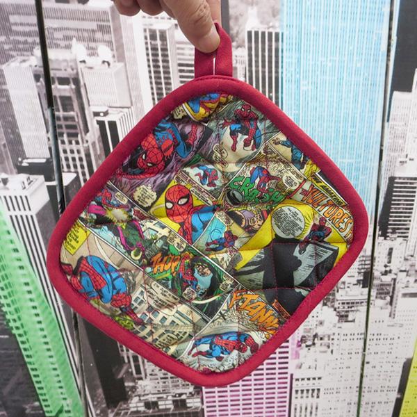 MARVEL スパイダーマン グッズ ランチクロス & ポットホルダー MARVEL スパイダーマン グッズ ランチクロス & ポットホルダー