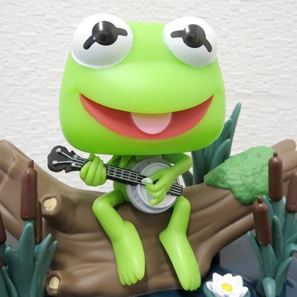 ファンコポップ マペット カーミット バンジョー フィギュア アメトイ アメリカン雑貨 FUNKO POP! DELUXE VINYLE FIGURE The Muppets Kermit with Banjo カエルの画像