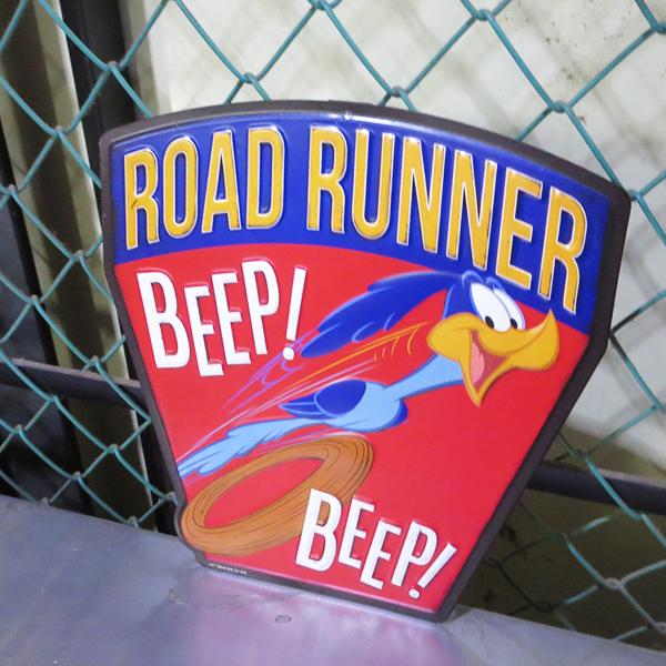 ロードランナー エンボス メタルサイン ROAD RUNNER Beep! Beep